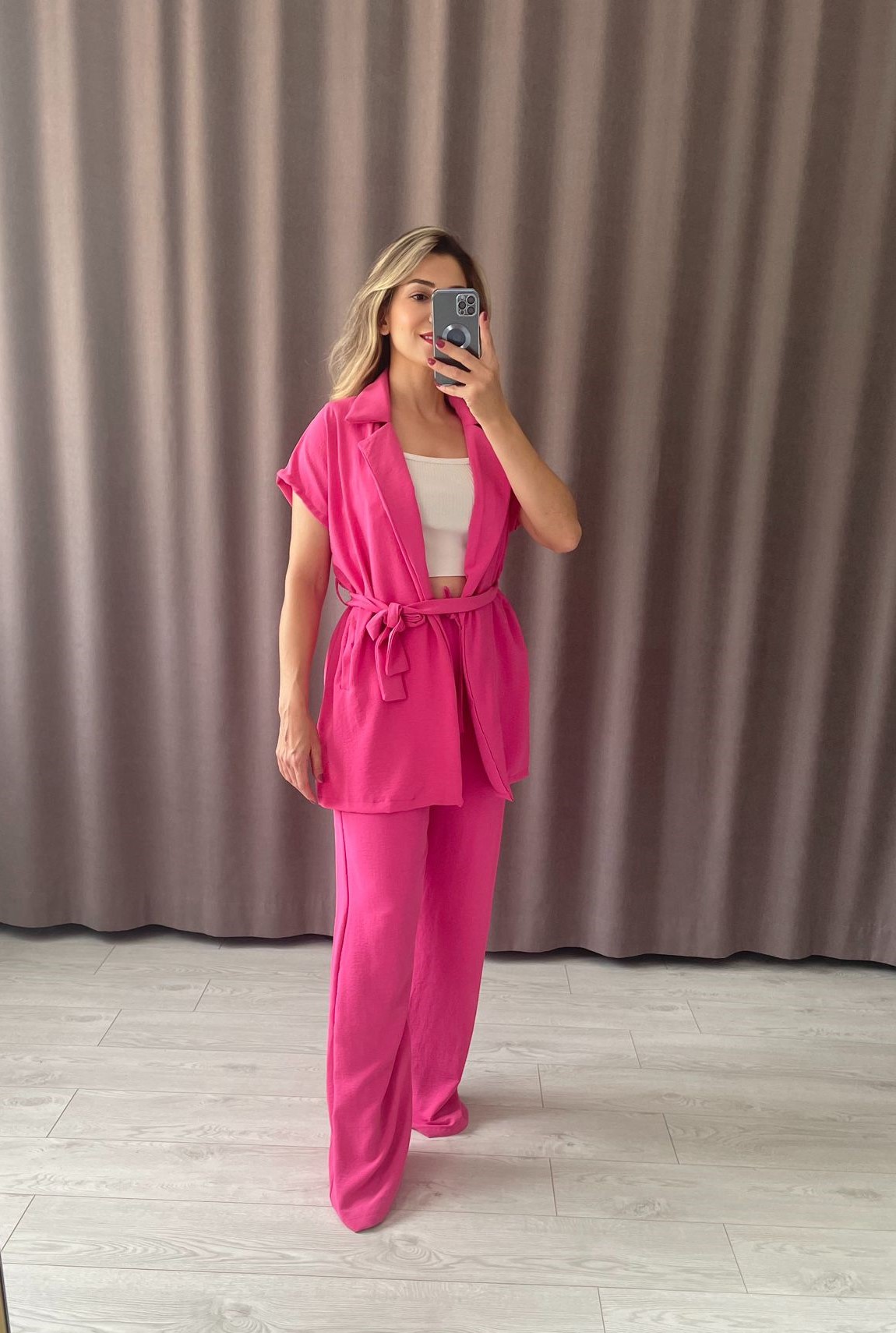 Pembe Yelekli Takım